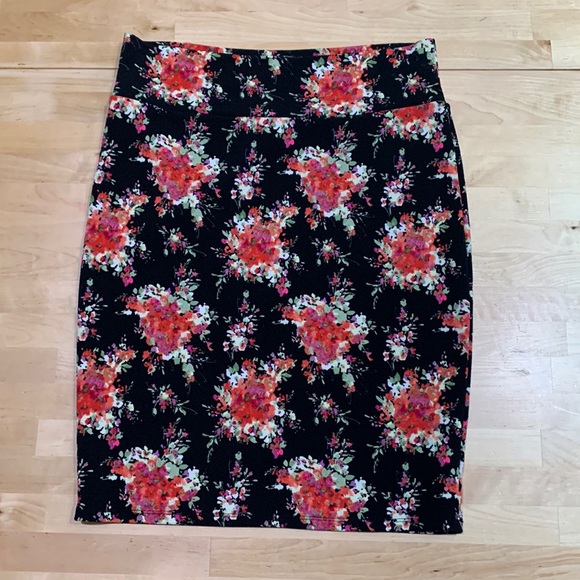 LuLaRoe Cassie pencil skirt. EUC. XL. Stretchy and super comfy. - Picture 1 of 3